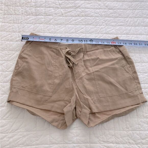 Cloth and stone 100% Tencel Lyocell lightweight Khaki tan shorts, size large - Picture 5 of 7